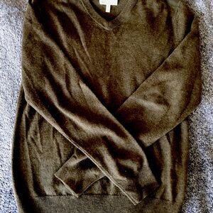 Mills Supply Men’s very dark green v neck wool sweater.  Small.  Never worn